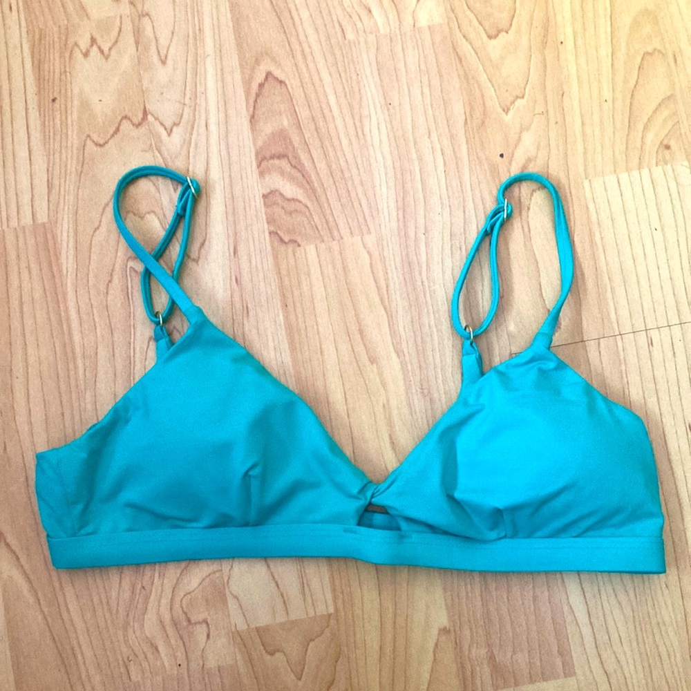 Billabong twist bikini top 👙